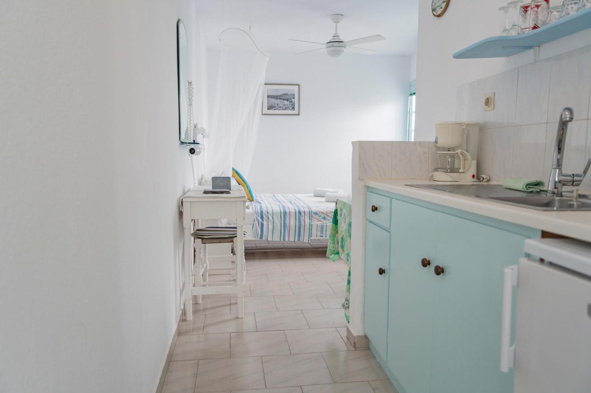 Paroscarmel Studio-Apartment Логарас Экстерьер фото